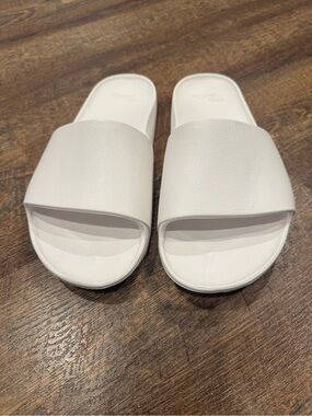 Men’s size 11 White Slide Archie’s Sandals